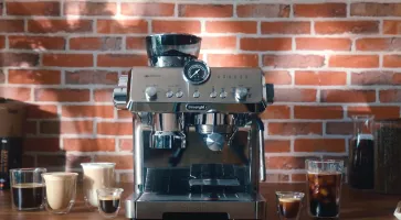 Specialista Opera De'Longhi, sous ses grands airs se cache l'Espresso Cool