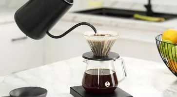 Pourquoi la bouilloire col de cygne est-elle devenue idéale pour le café de spécialité ?