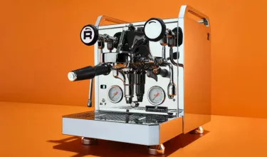Rocket Espresso X Zwift, la Mozzafiato R Fast en mode coffee ride